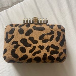 C.Wonder Leopard Clutch